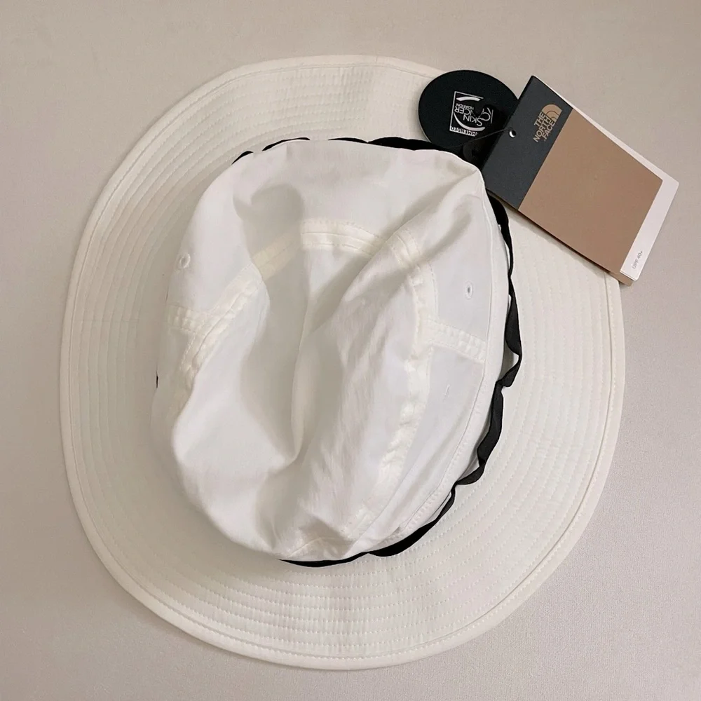 NWT The North Face Classic V Brimmed Hat Tnf White Pride Graphic Size S M